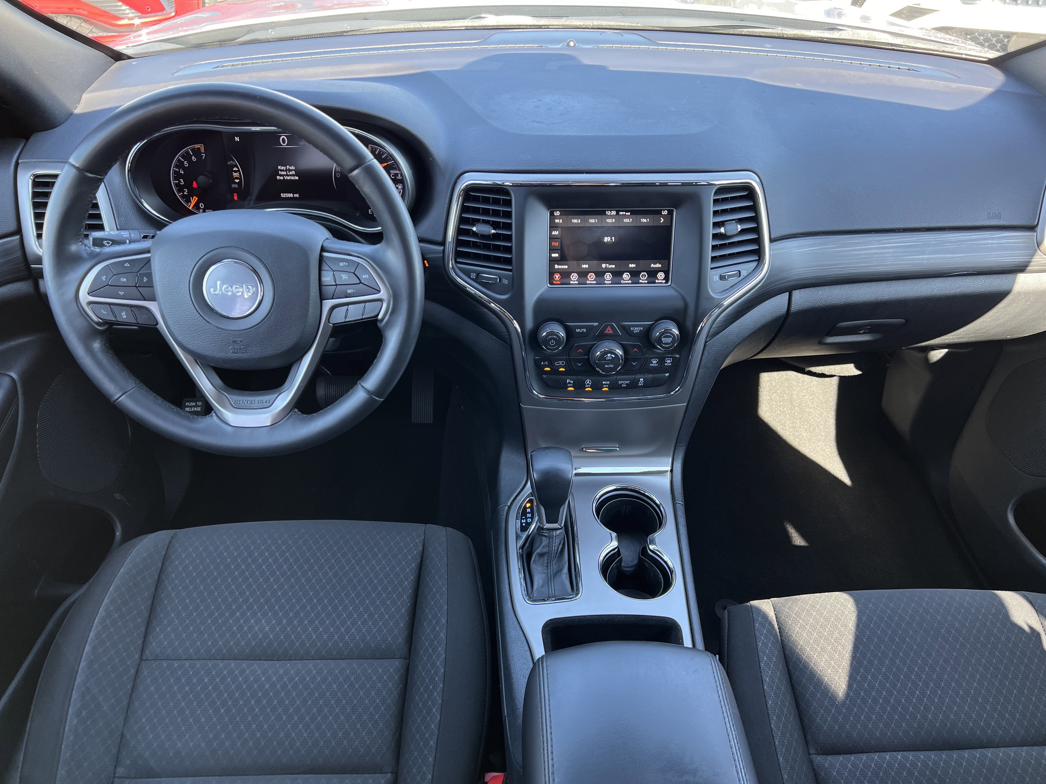 Used 2021 Jeep Grand Cherokee Laredo image 15