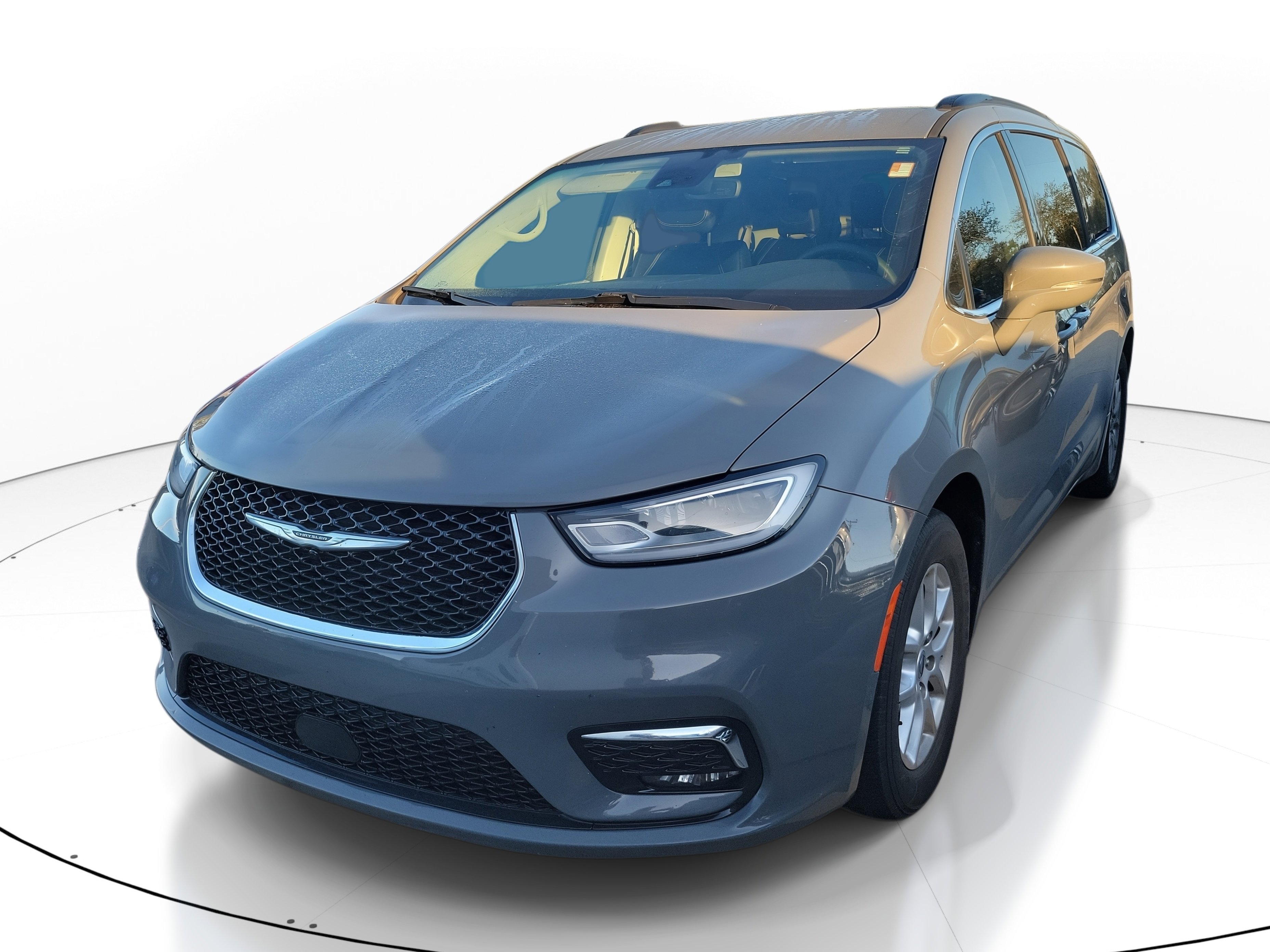 Used 2022 Chrysler Pacifica Touring-L image 3