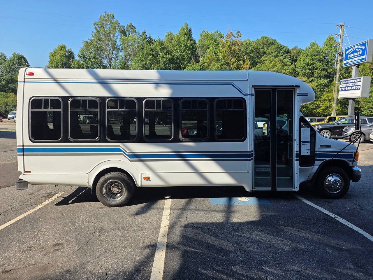 Used 2006 Ford E-450 and Econoline 450 RWD image 7