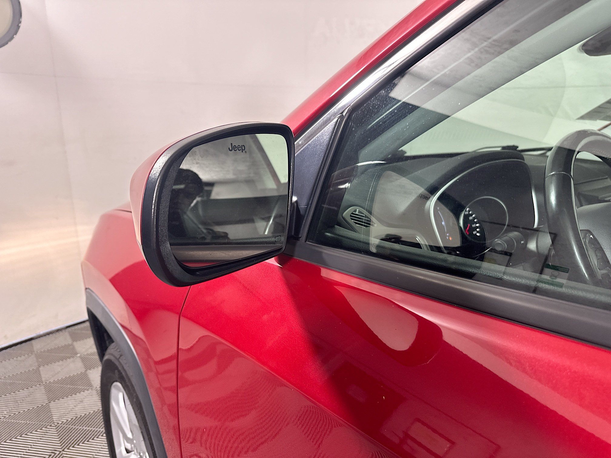 Used 2018 Jeep Compass Latitude FWD image 10