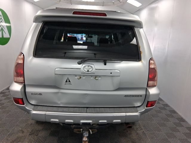 Used 2005 Toyota 4Runner SR5 AWD/4WD image 5