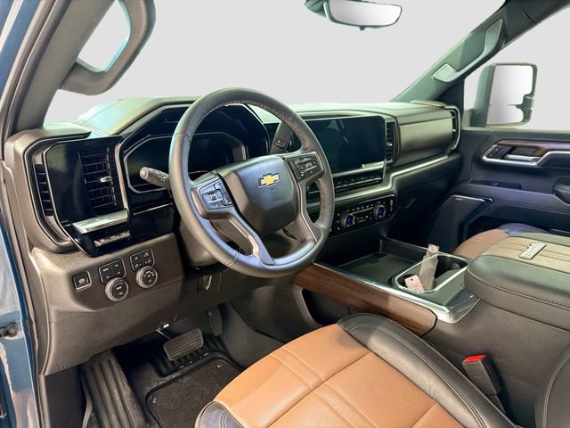 Used 2024 Chevrolet Silverado 3500 High Country w/ Technology Package AWD/4WD image 8