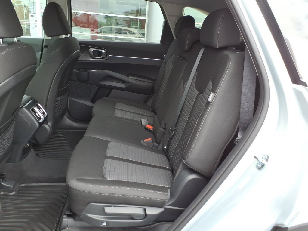 New 2026 Kia Sorento LX FWD image 9