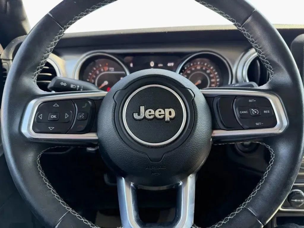 Used 2021 Jeep Gladiator Overland w/ Uconnect 4C Nav & Sound Group AWD/4WD image 15
