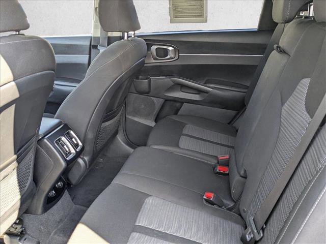 Used 2023 Kia Sorento LX image 19