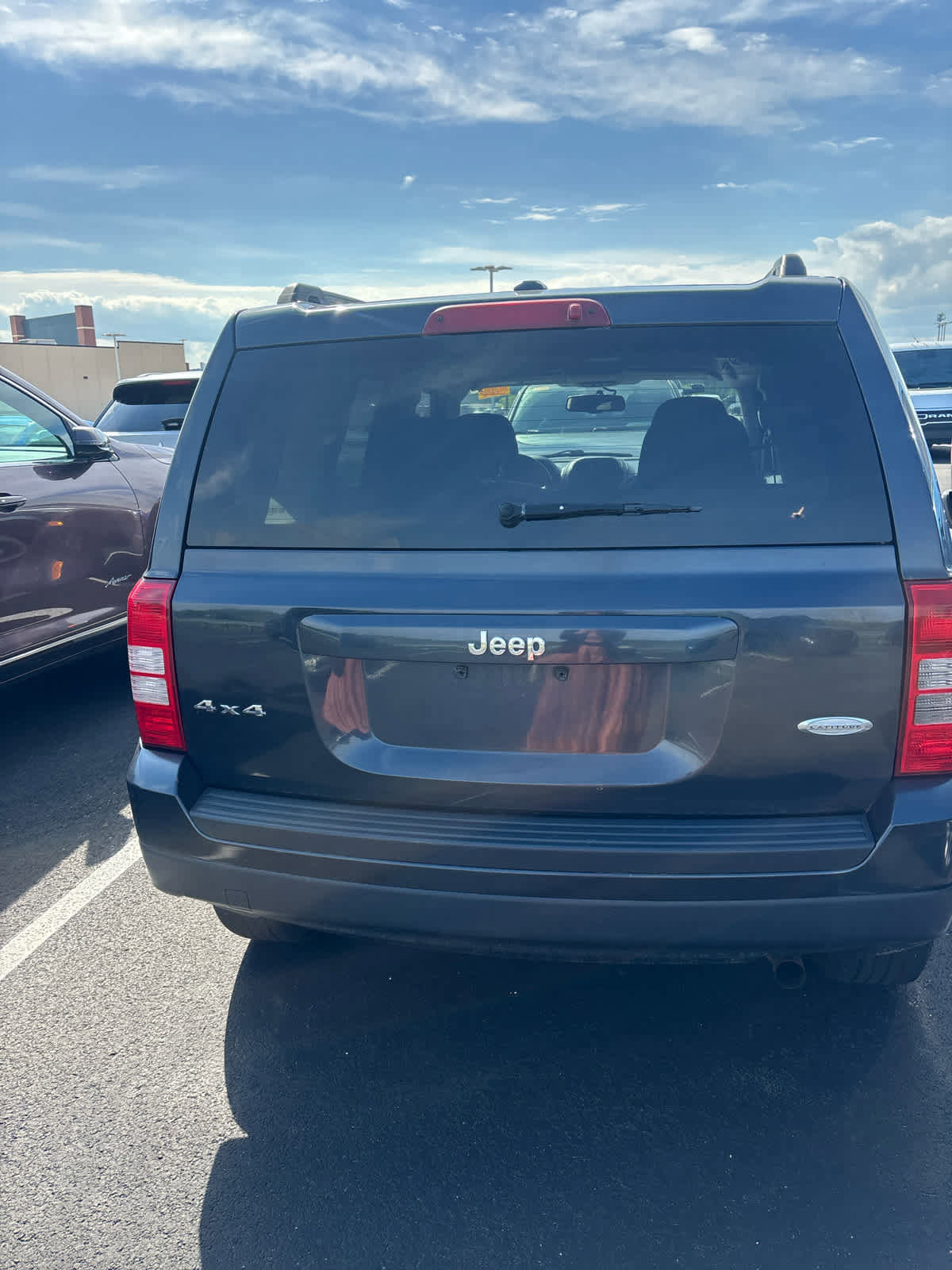 Used 2015 Jeep Patriot Latitude AWD/4WD image 3