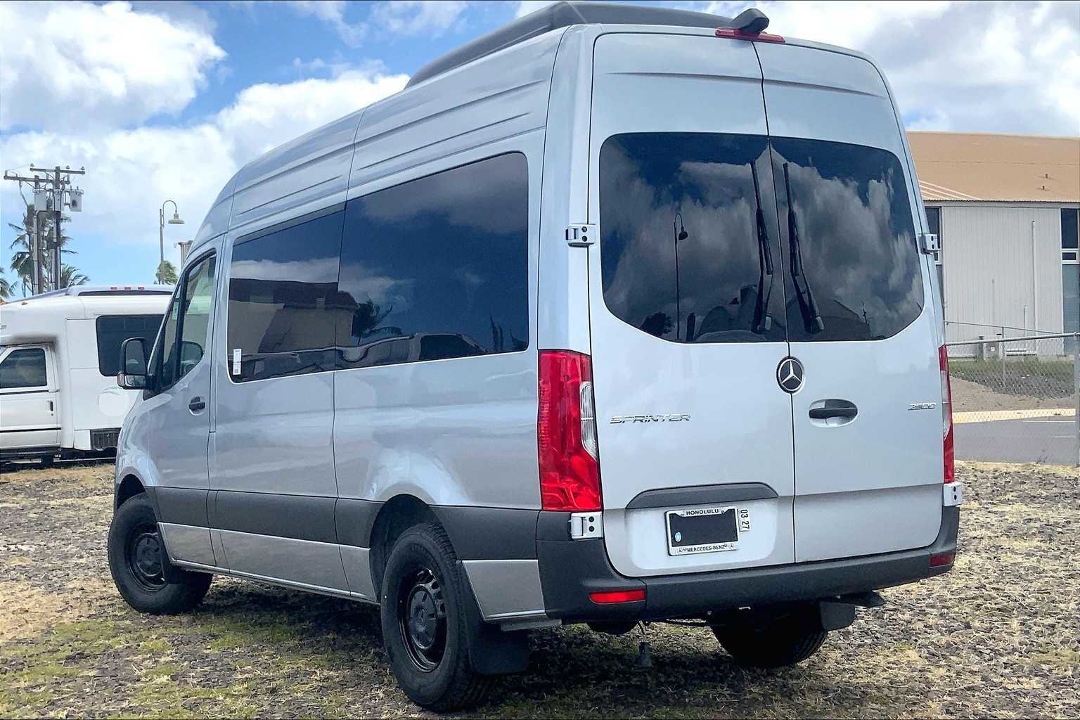 Used 2025 Mercedes-Benz Sprinter 2500 image 7