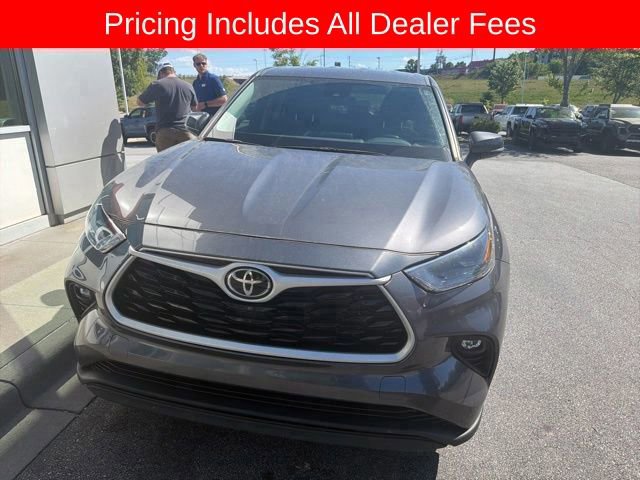 Used 2023 Toyota Highlander LE FWD image 15