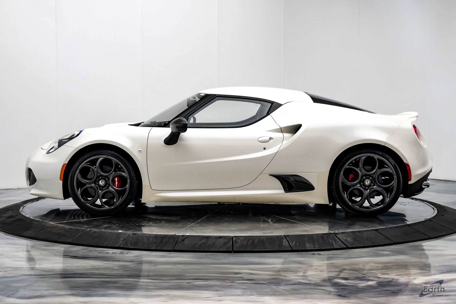 Used 2015 Alfa Romeo 4C Coupe w/ Leather Interior Group image 7