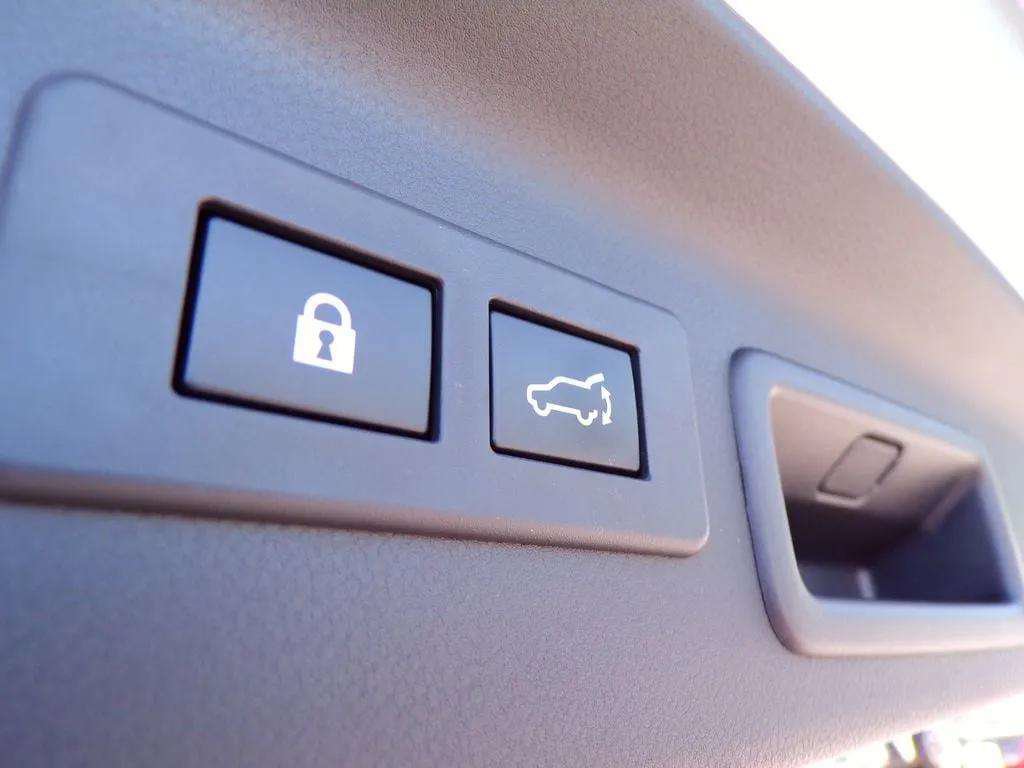 Certified 2025 Subaru Forester Premium AWD/4WD image 20