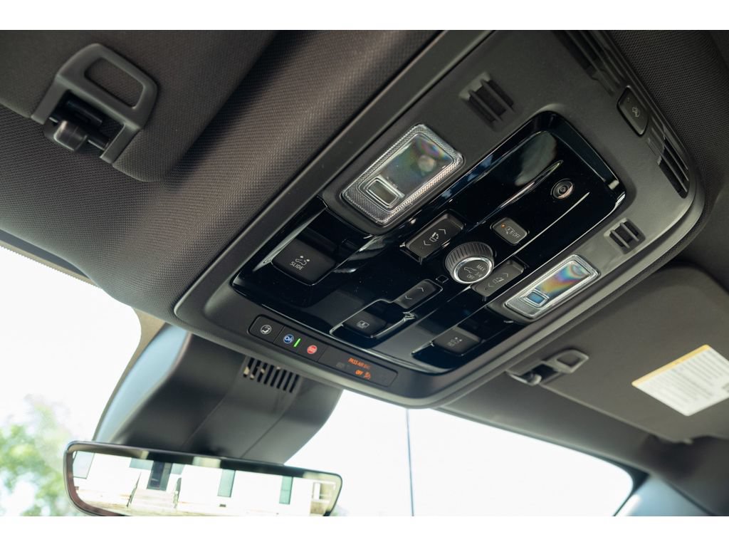 New 2026 GMC Yukon AT4 w/ AT4 Premium Plus Package AWD/4WD image 32