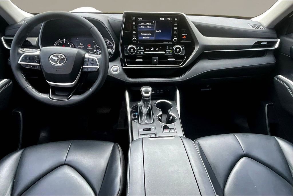 Used 2022 Toyota Highlander XLE image 7
