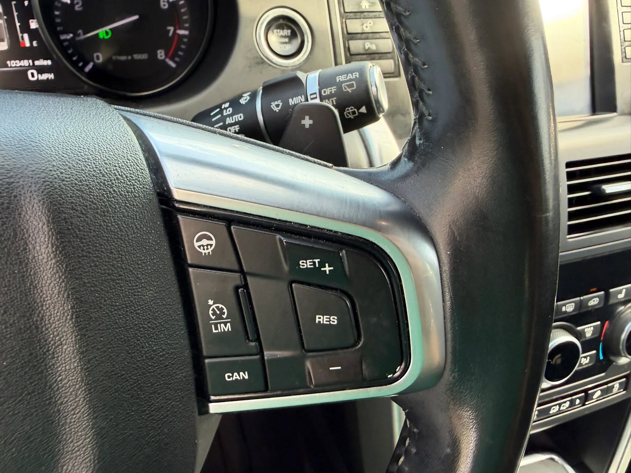 Used 2016 Land Rover Discovery Sport HSE Luxury image 49