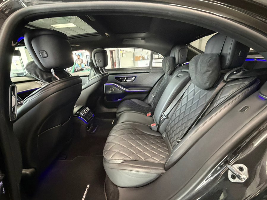 Used 2022 Mercedes-Benz S 580 4MATIC Sedan w/ AMG Line Package image 32