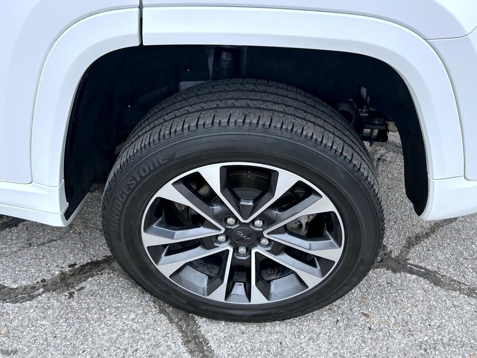 Used 2023 Jeep Grand Cherokee Overland w/ Luxury Tech Group IV image 22