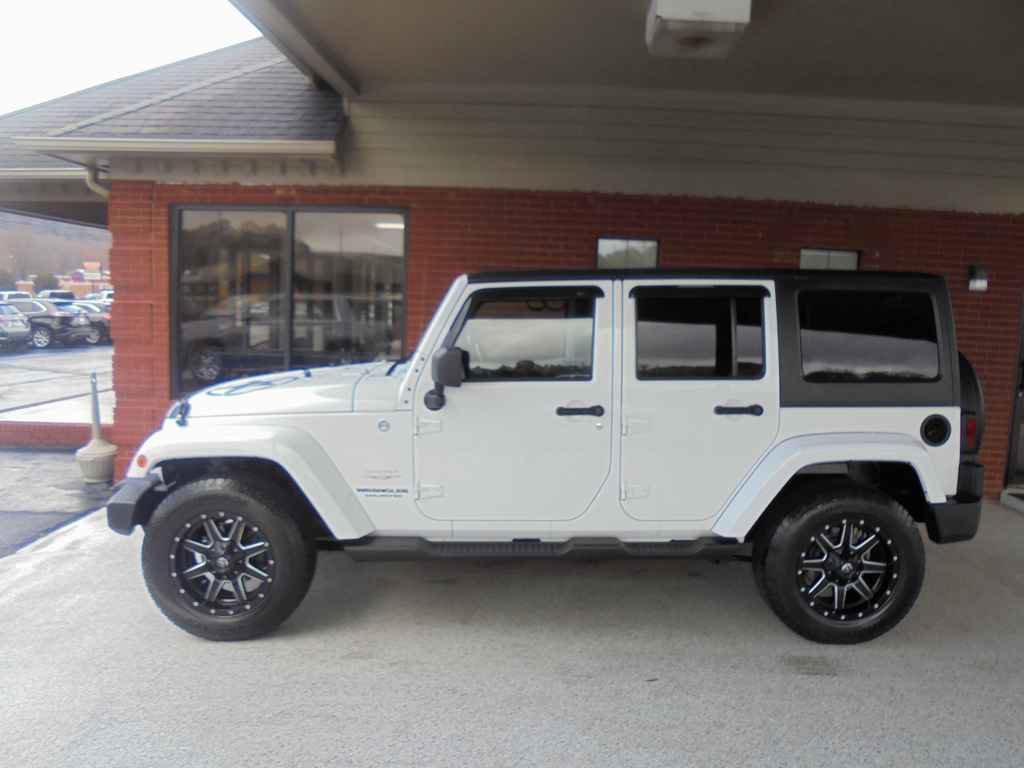 Used 2012 Jeep Wrangler Unlimited Sahara w/ Connectivity Group image 1