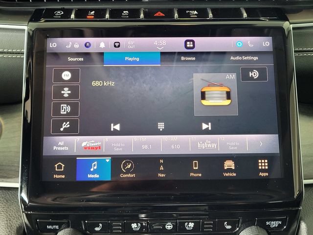 Used 2023 Jeep Grand Cherokee L Limited w/ Luxury Tech Group II AWD/4WD image 20