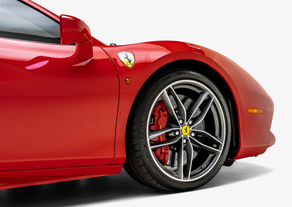 Used 2018 Ferrari 488 GTB RWD image 17