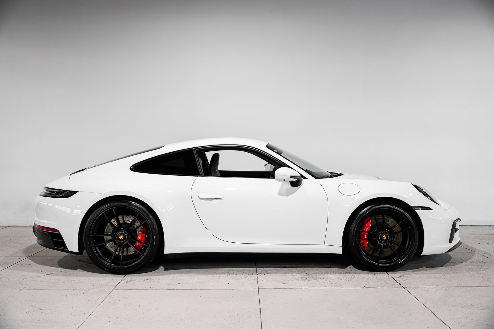 Used 2022 Porsche 911 Carrera GTS RWD image 2