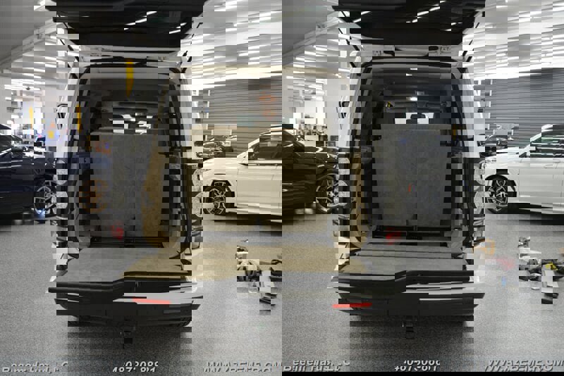 Used 2015 Land Rover LR4 HSE image 42