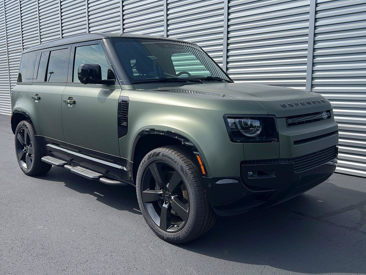 New 2026 Land Rover Defender 110 X-Dynamic SE AWD/4WD image 7