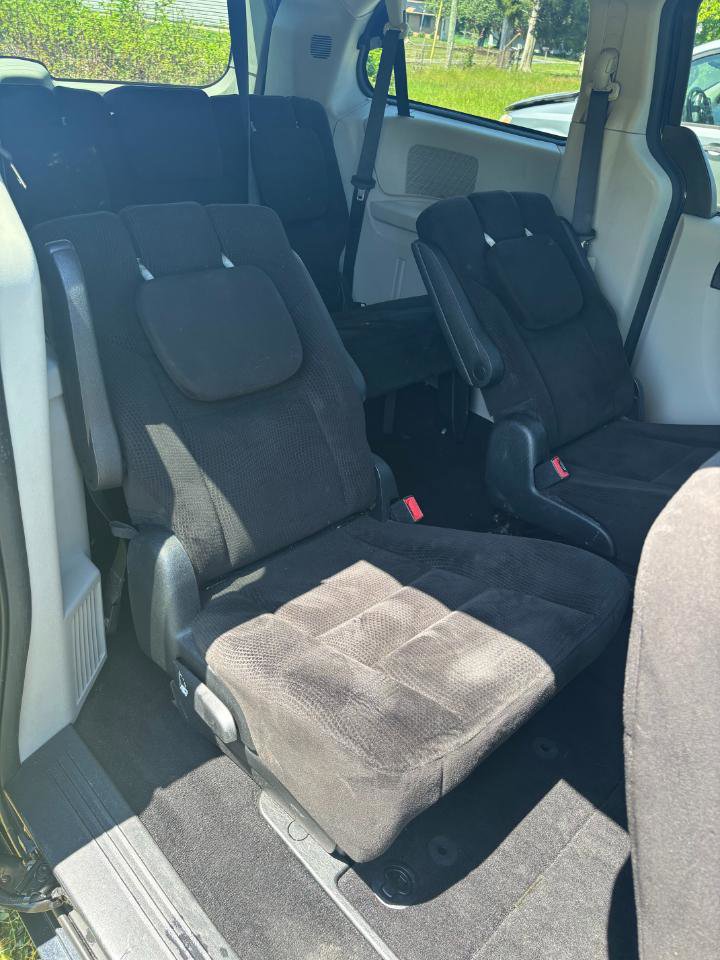 Used 2014 Dodge Grand Caravan SXT FWD image 21