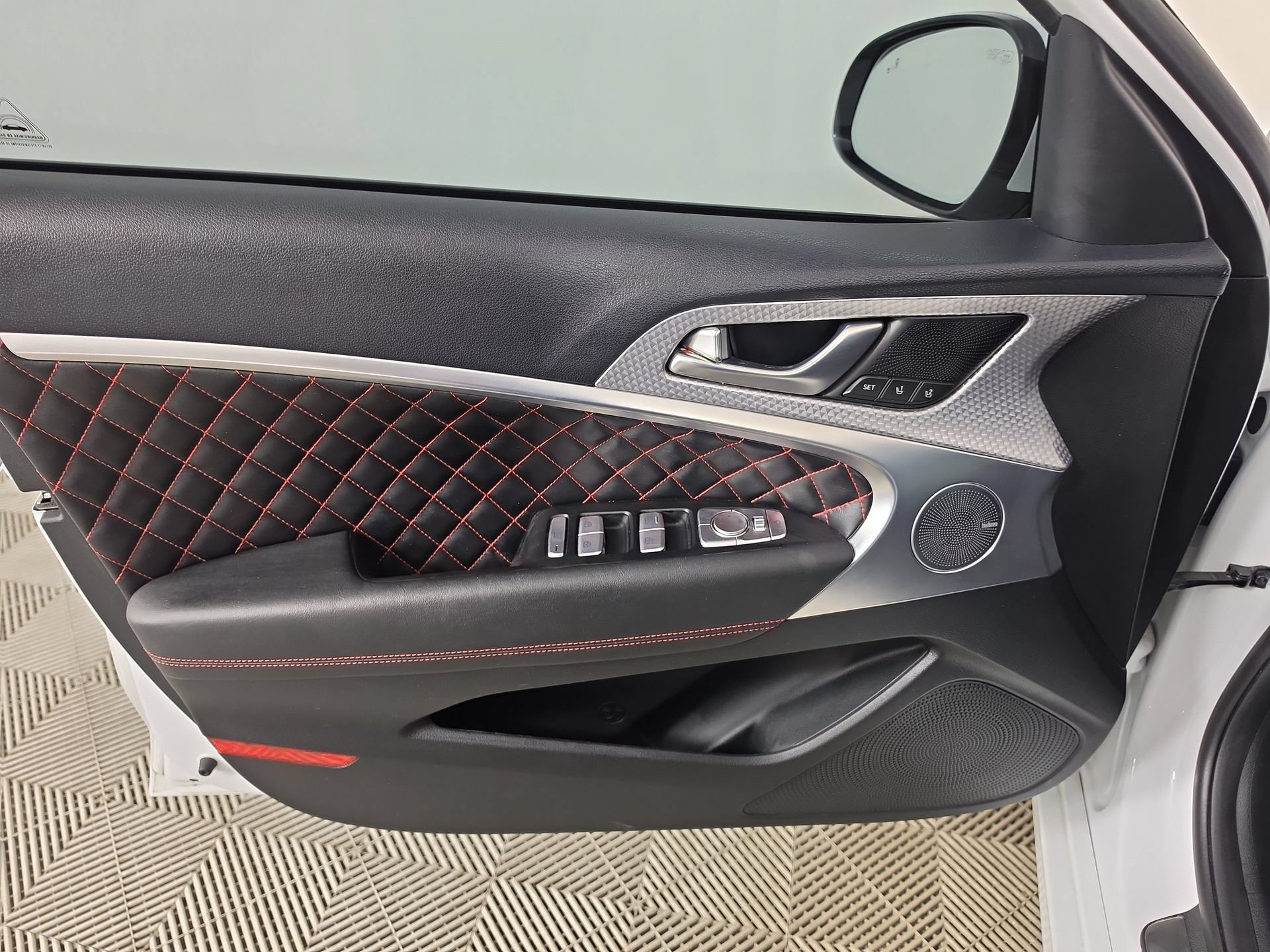 Used 2022 Genesis G70 3.3T RWD image 16