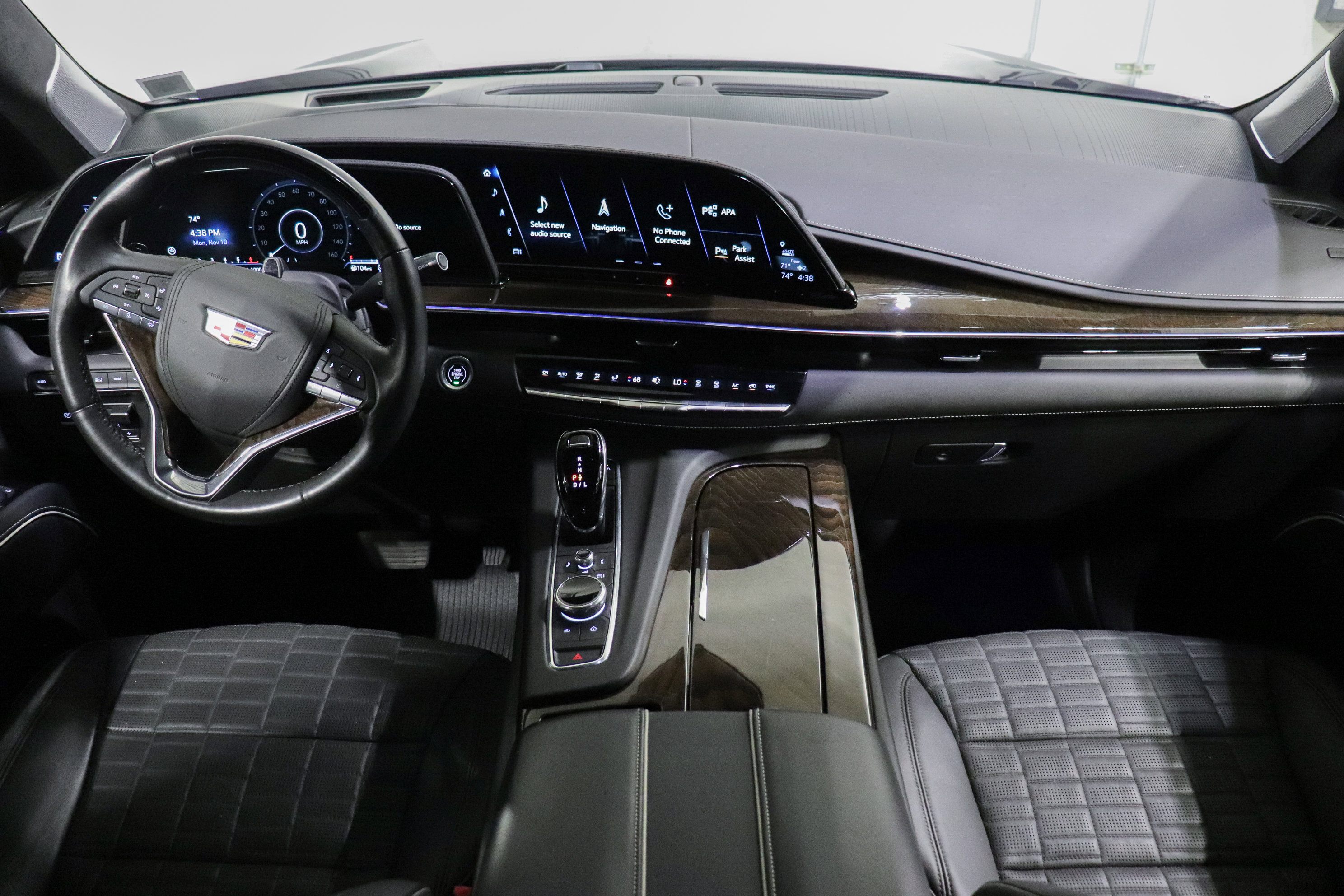 Certified 2023 Cadillac Escalade Sport Platinum w/ LPO, ONYX Package image 32