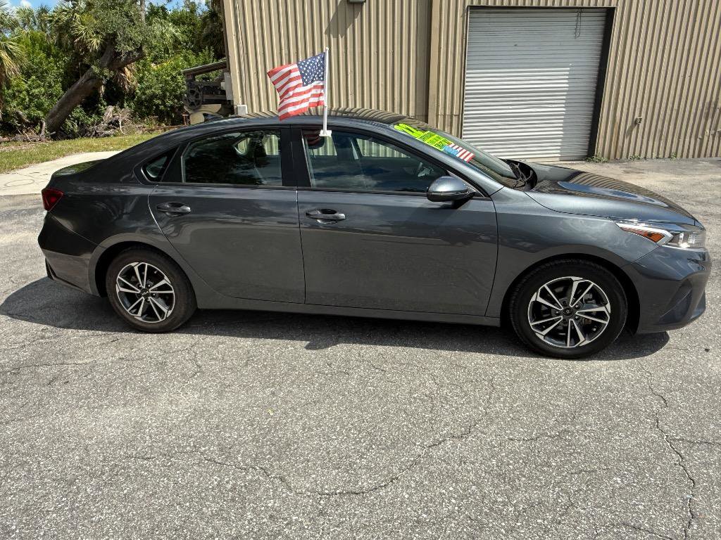 Used 2022 Kia Forte LXS w/ LXS Technology Package image 7
