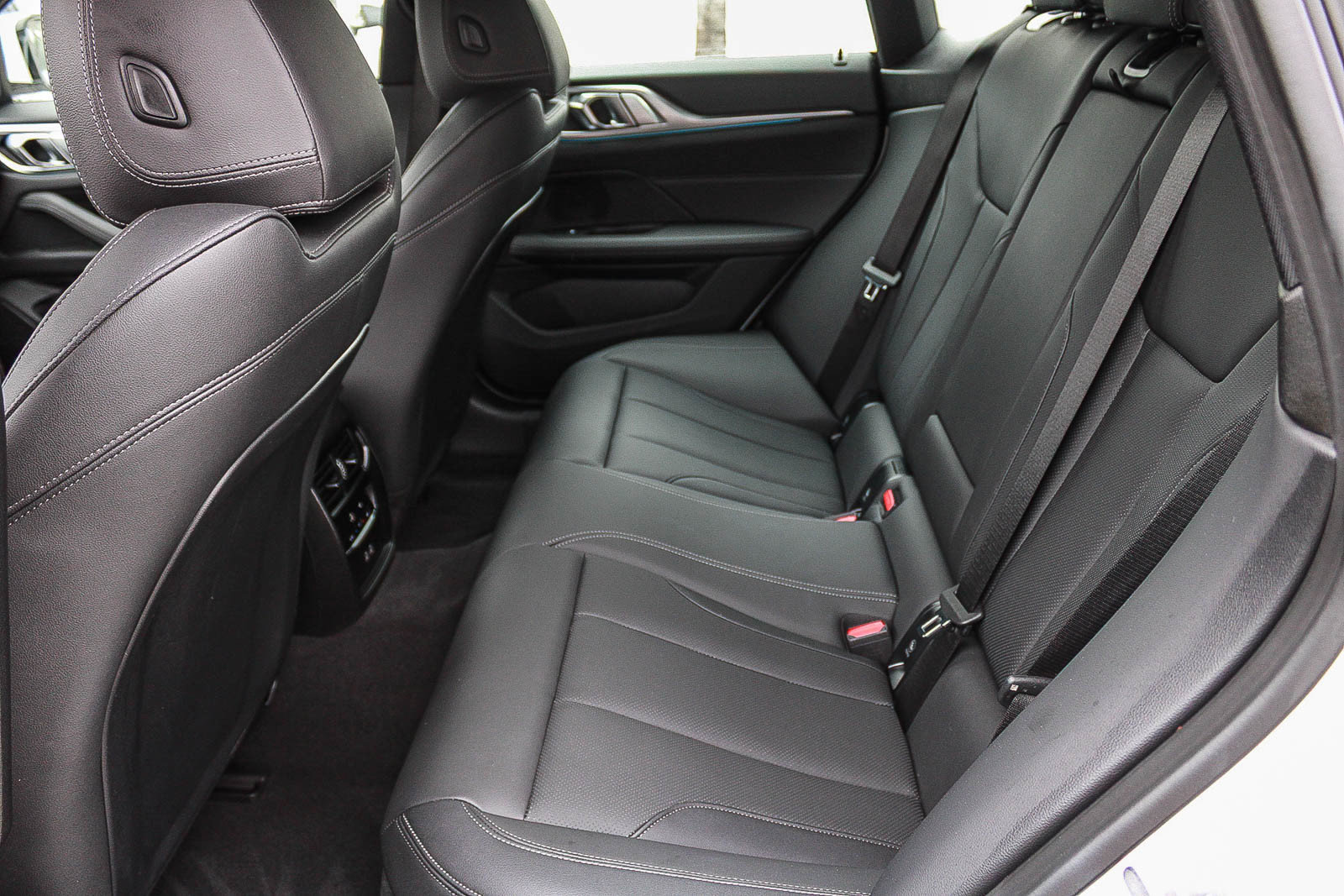 Certified 2025 BMW i4 eDrive40 RWD image 18