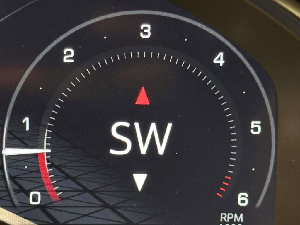 Used 2024 GMC Sierra 1500 Elevation image 28