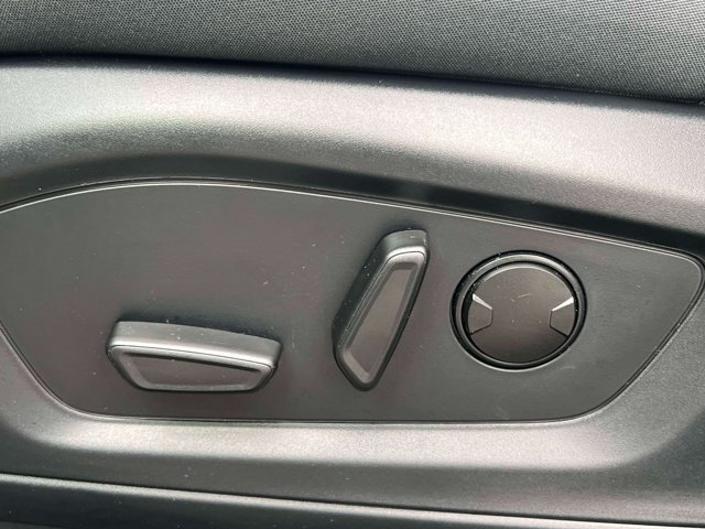 Used 2026 Ford Explorer Active AWD/4WD image 24