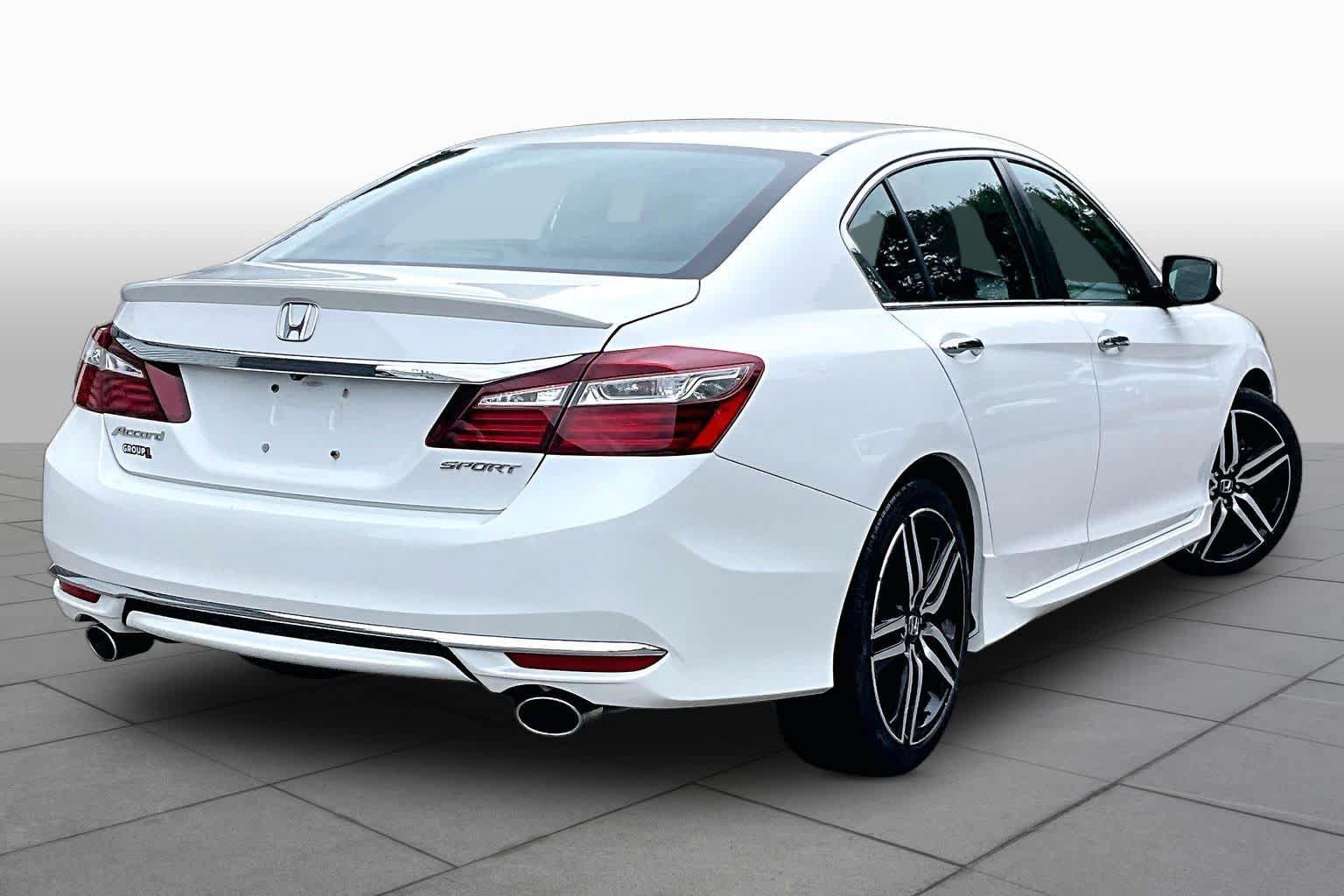 Used 2017 Honda Accord Sport image 13