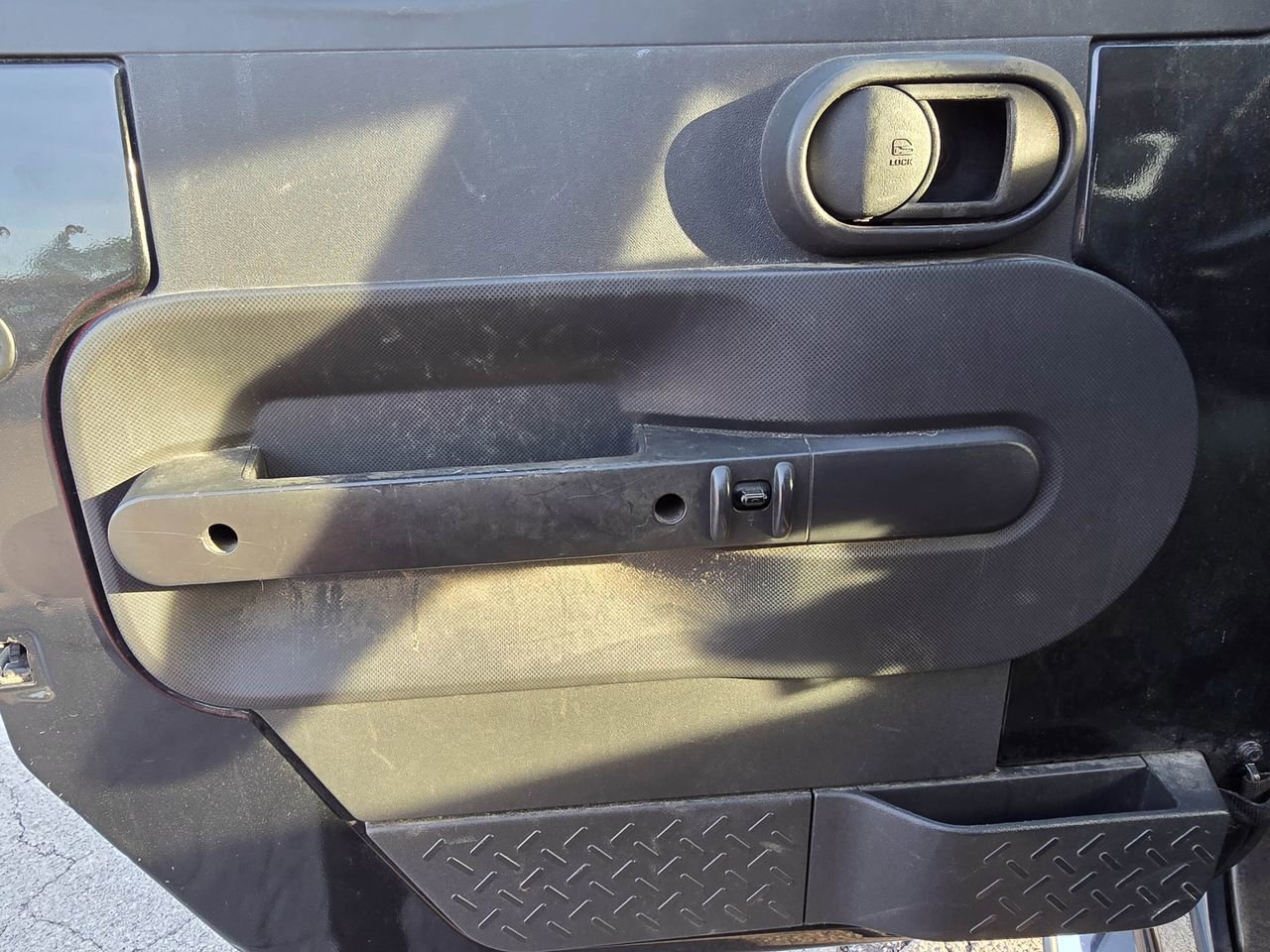 Used 2010 Jeep Wrangler Unlimited Sahara w/ Dual Top Group image 15