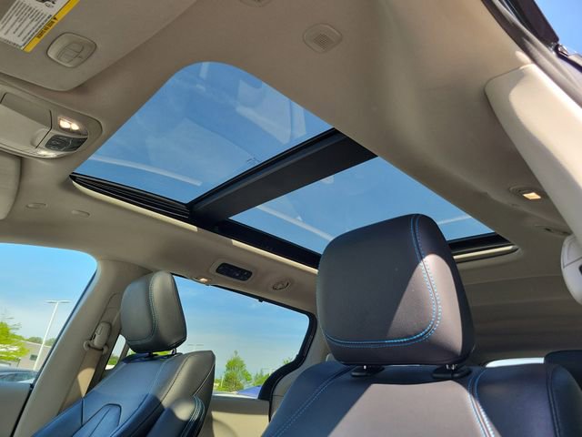 Used 2021 Chrysler Pacifica Touring-L w/ Premium & Safety Sphere Group FWD image 15