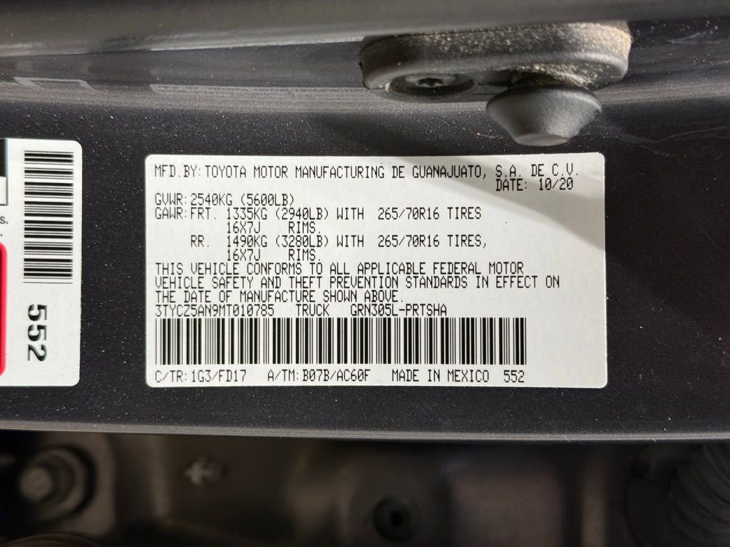 Certified 2021 Toyota Tacoma TRD Off-Road AWD/4WD image 27