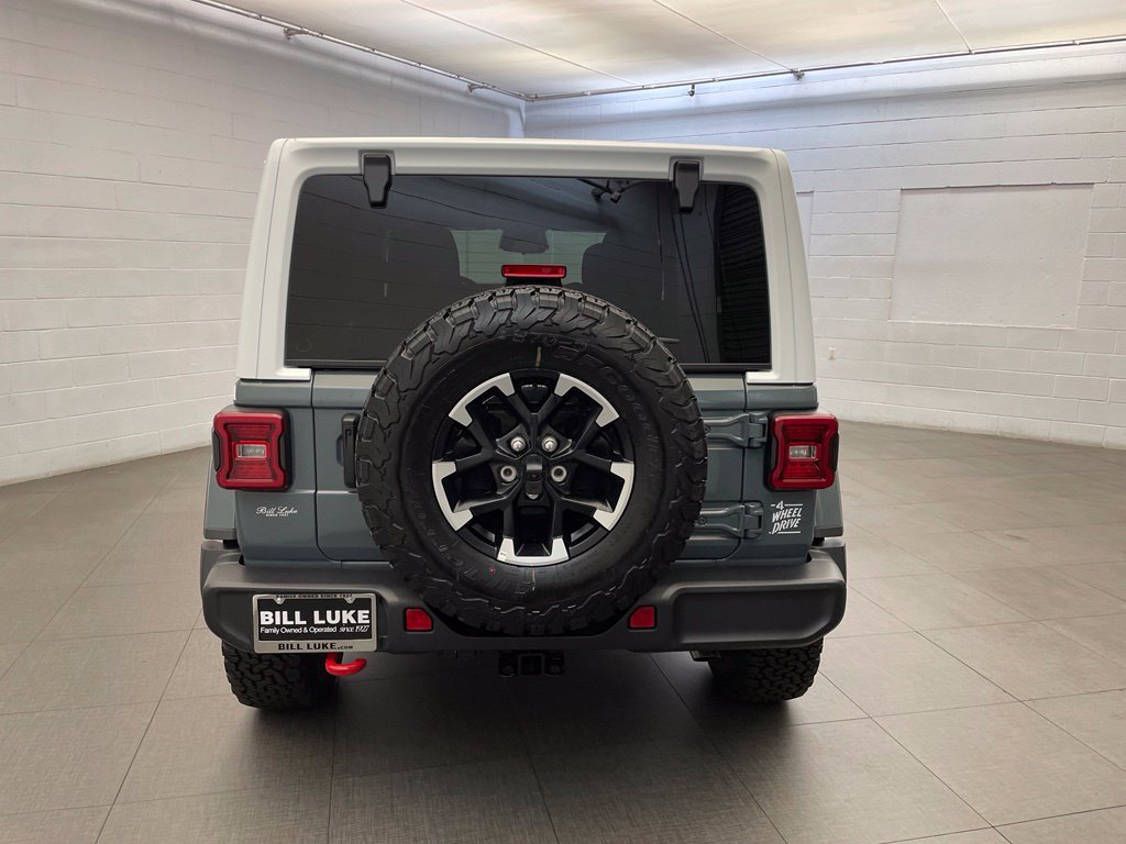 New 2026 Jeep Wrangler Unlimited Rubicon w/ Whitecap Package AWD/4WD image 4
