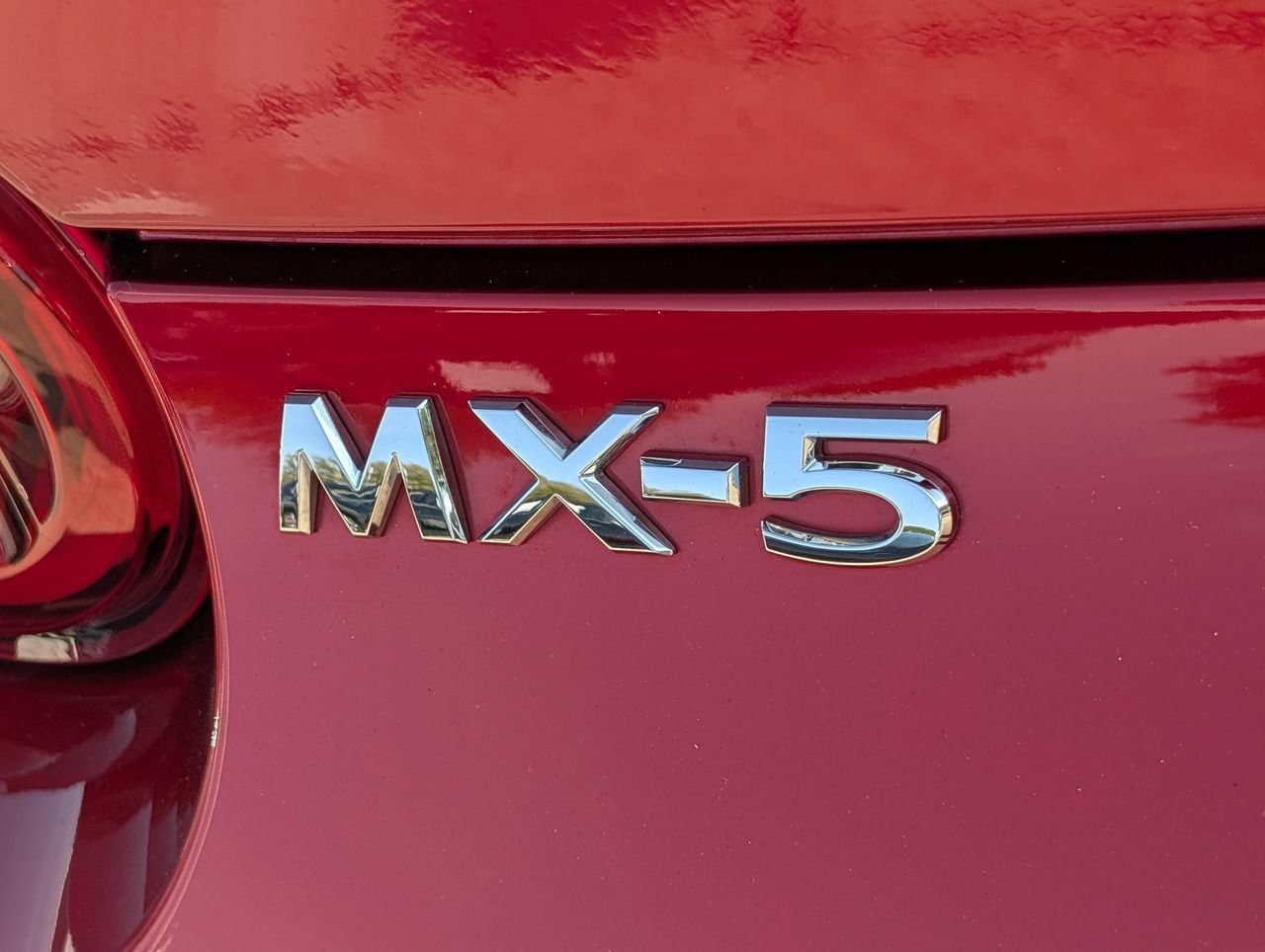 Used 2025 MAZDA MX-5 Miata RF Grand Touring RWD image 9