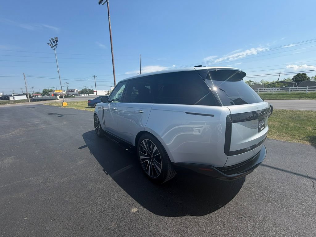 Used 2024 Land Rover Range Rover SE image 5