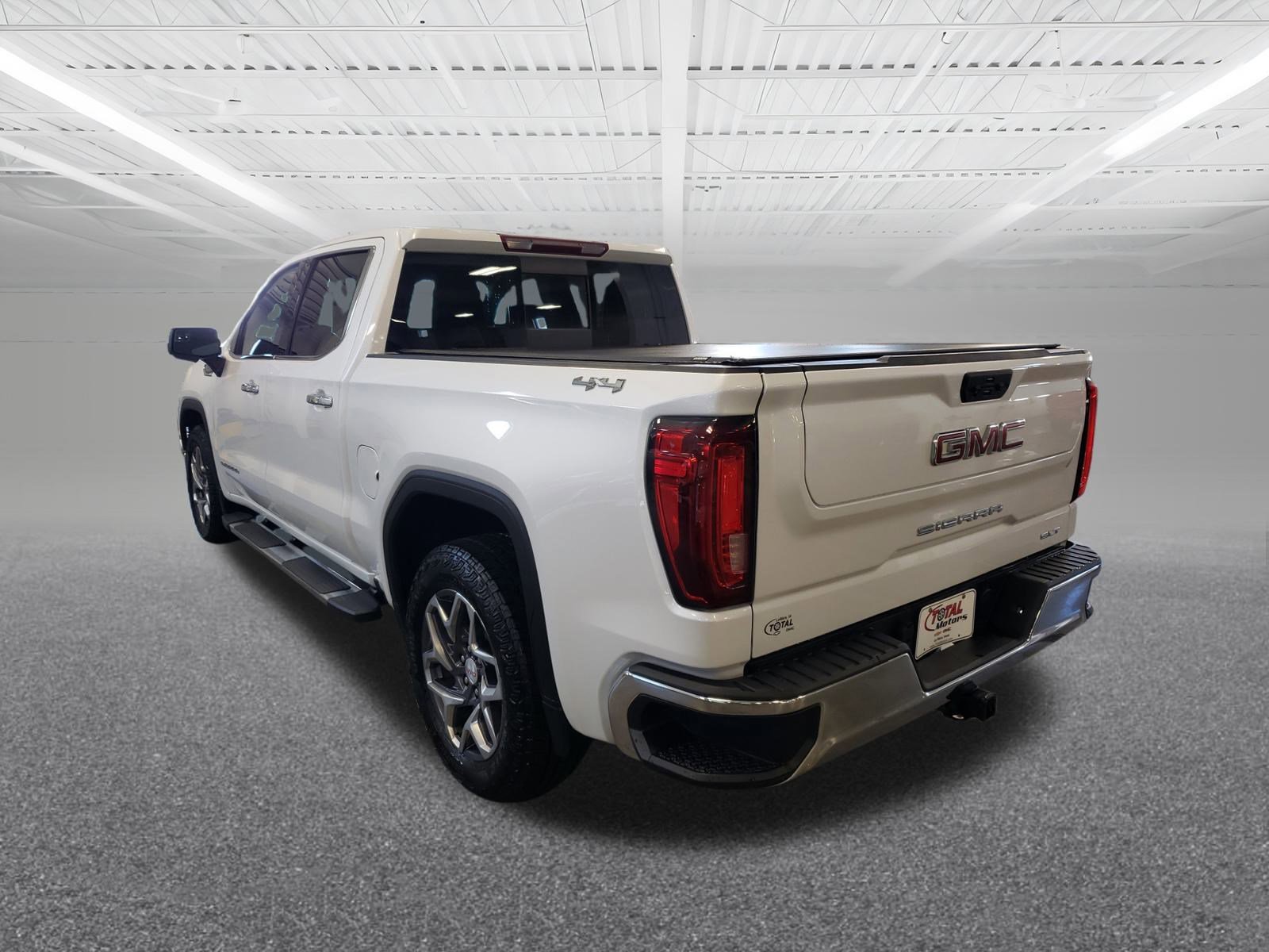 Certified 2022 GMC Sierra 1500 SLT w/ SLT Convenience Package image 8