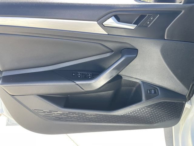 Used 2025 Volkswagen Jetta Sport FWD image 20