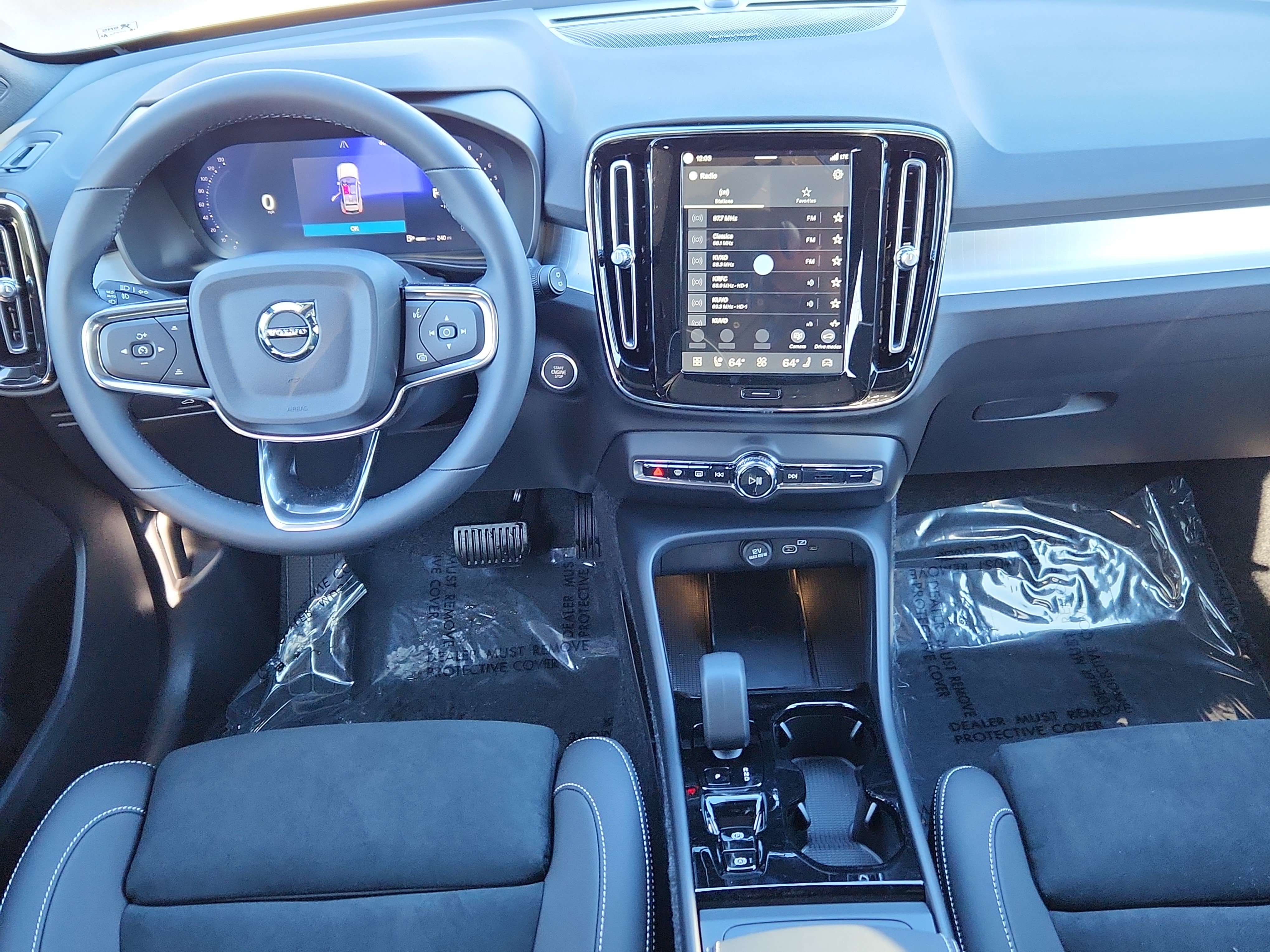 New 2026 Volvo XC40 B5 Ultra w/ Climate Package AWD/4WD image 15