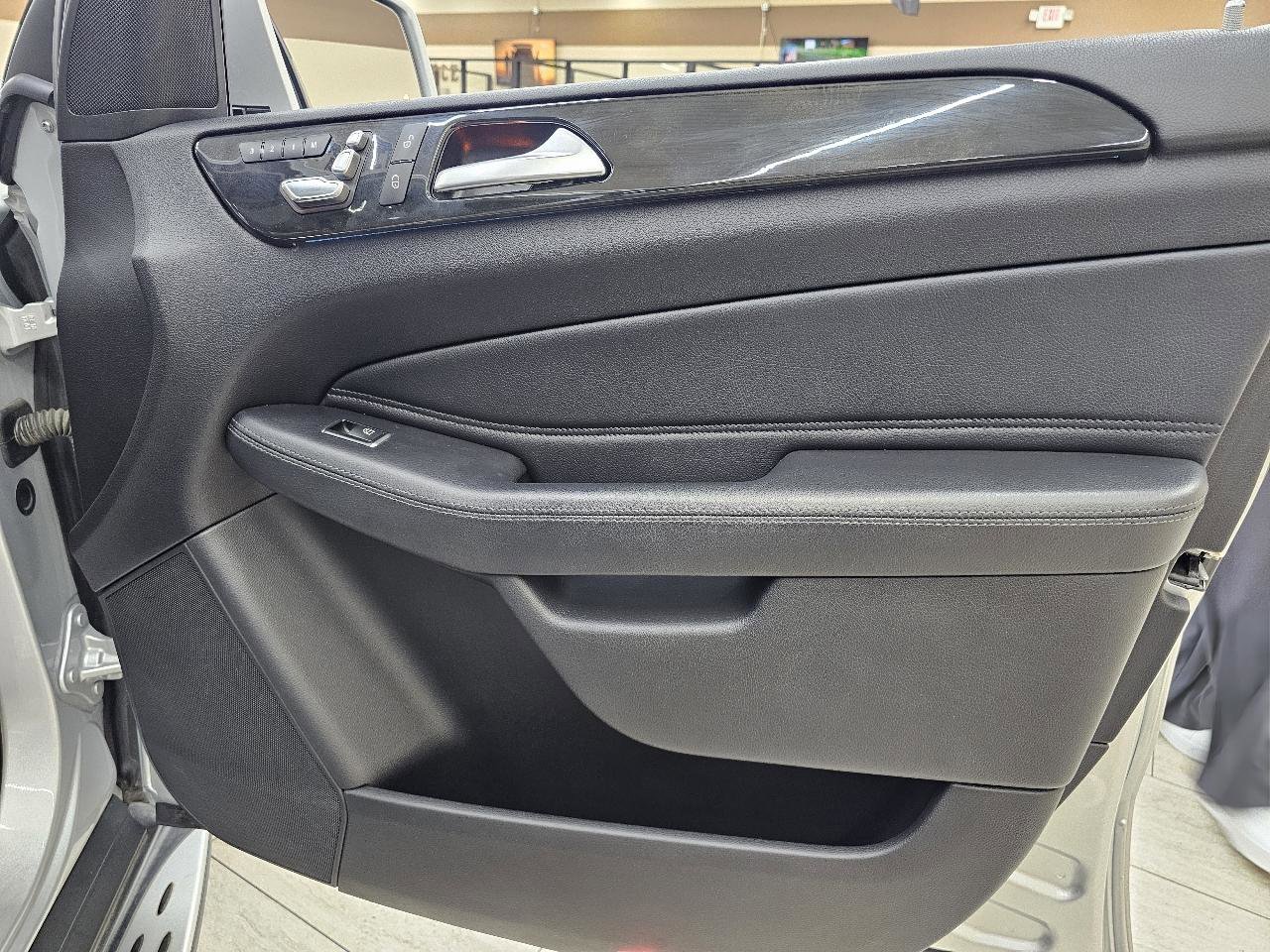 Used 2018 Mercedes-Benz GLS 450 4MATIC w/ Premium Package image 41
