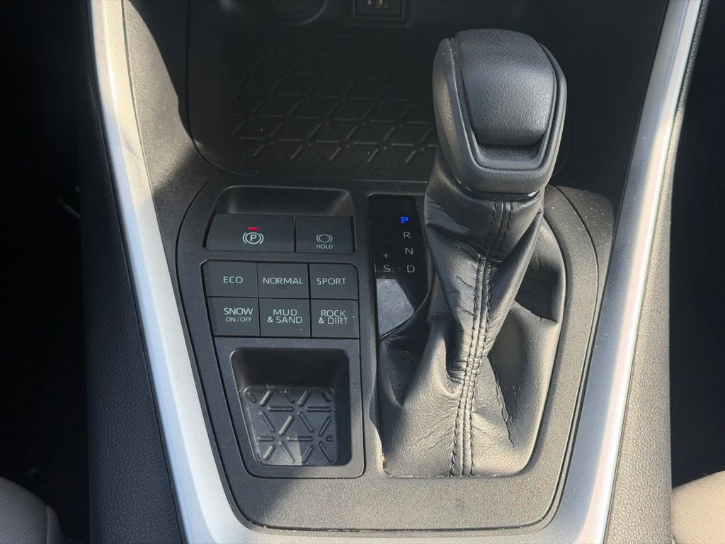 Used 2023 Toyota RAV4 XLE image 19