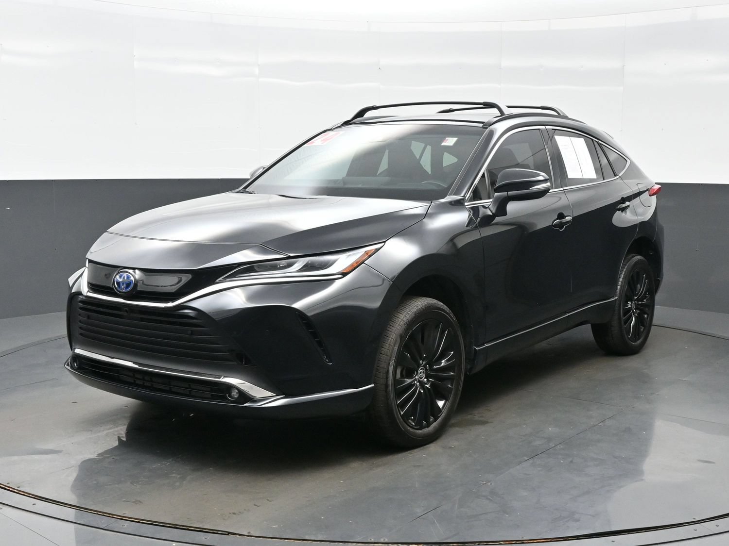 Used 2024 Toyota Venza Nightshade AWD/4WD image 2