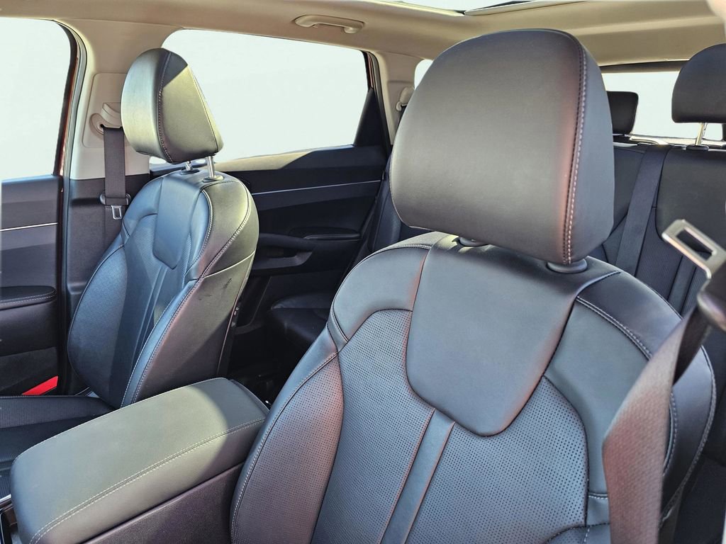 Certified 2024 Kia Sorento S w/ Panoramic Sunroof Package image 19