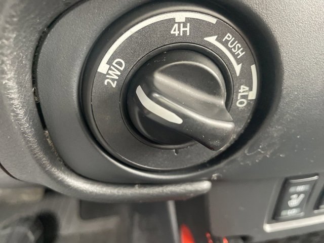 Used 2022 Nissan Frontier PRO-4X image 25