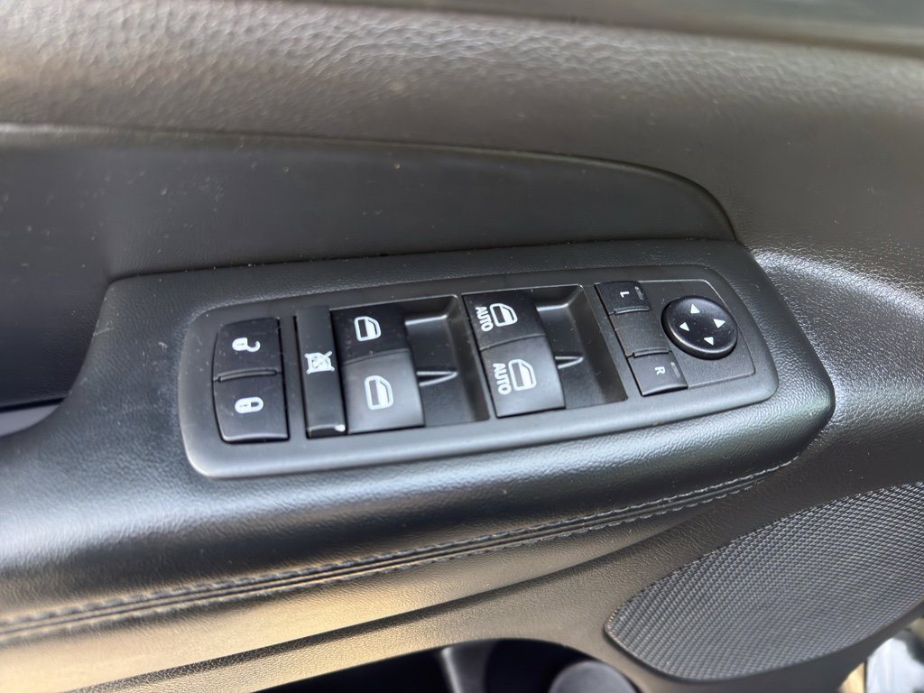 Used 2019 Jeep Grand Cherokee Altitude image 12