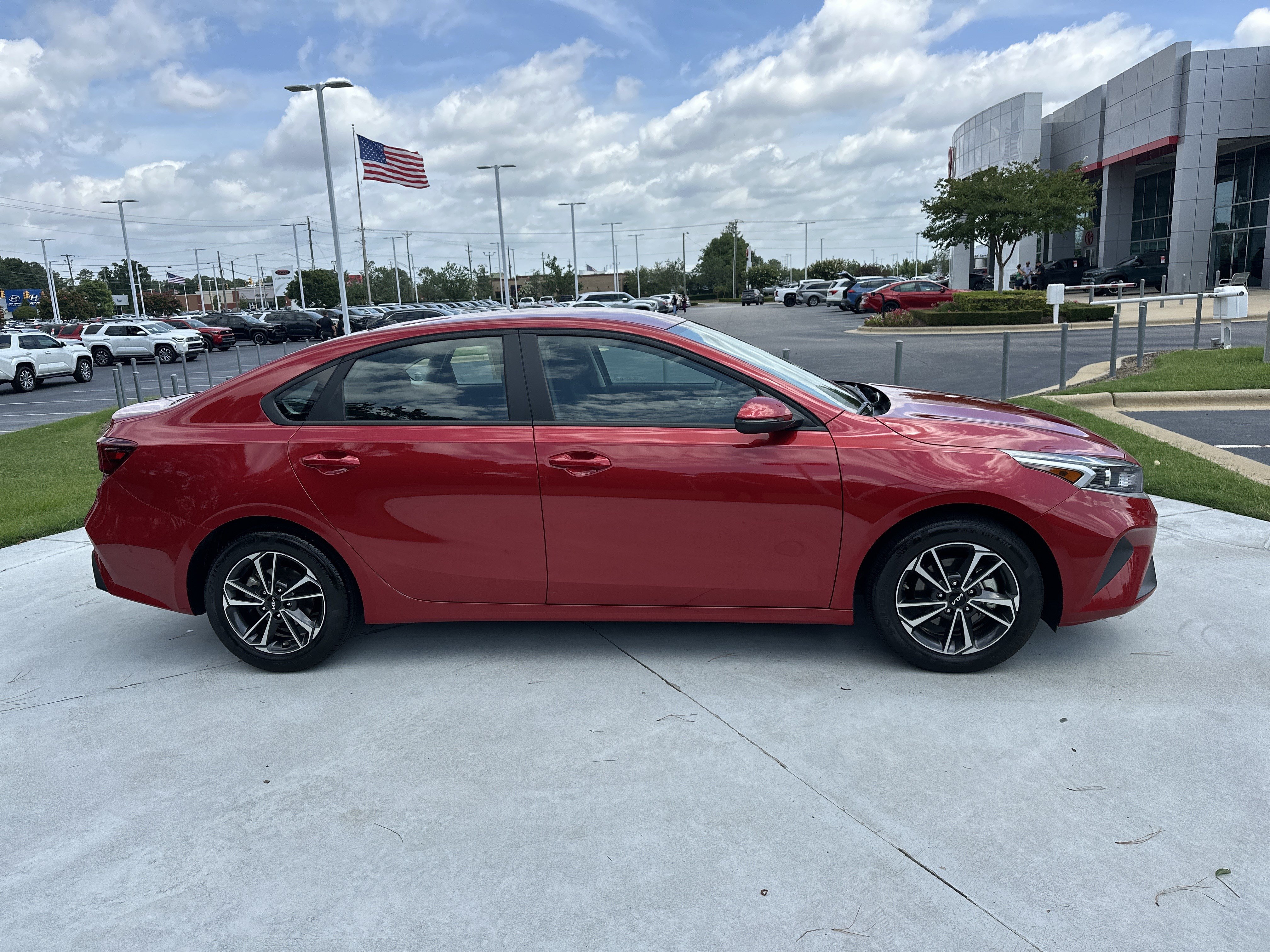 Used 2024 Kia Forte LXS w/ LXS Technology Package FWD image 11