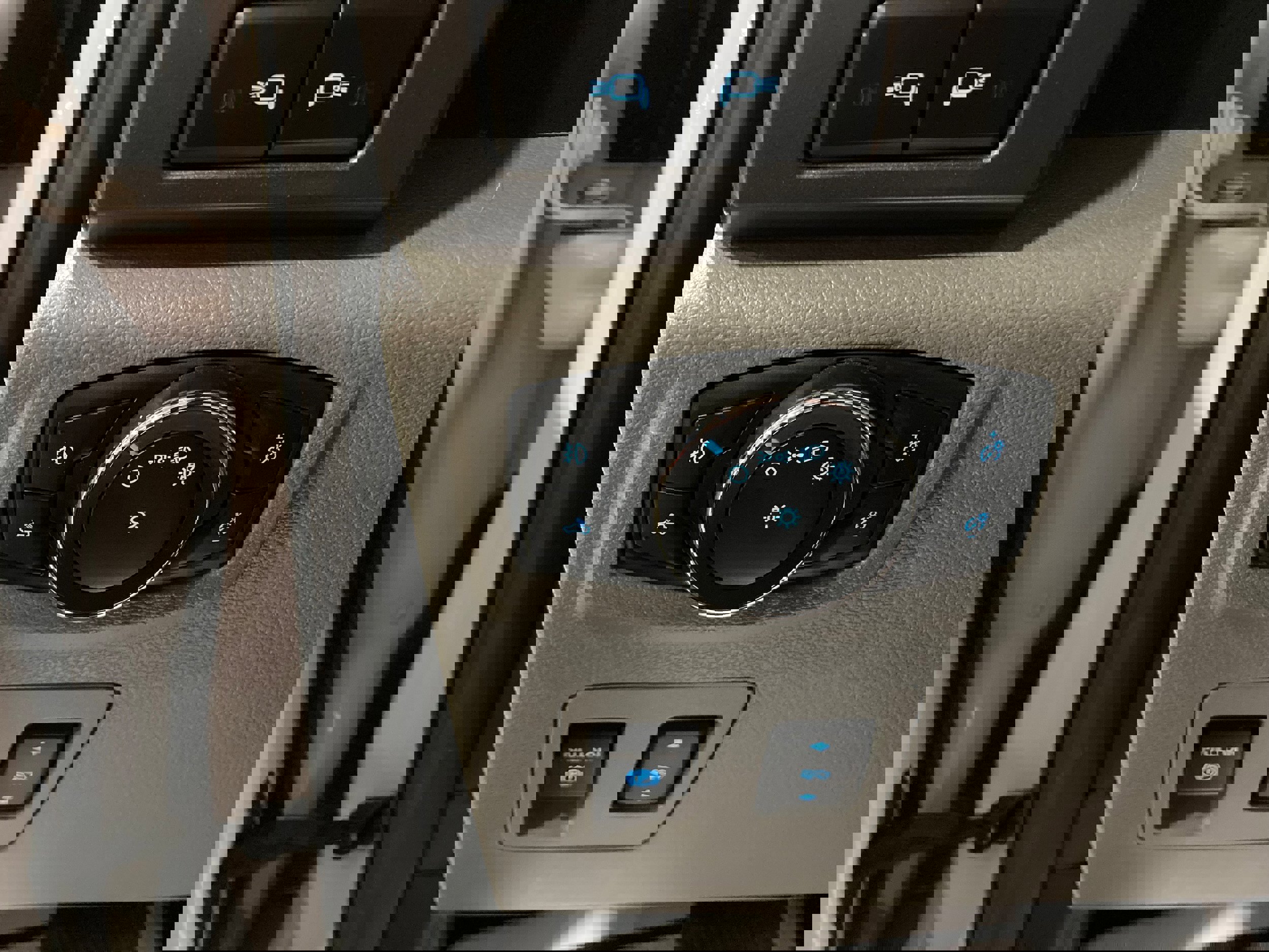 Used 2020 Ford F150 XLT w/ Equipment Group 302A Luxury image 24